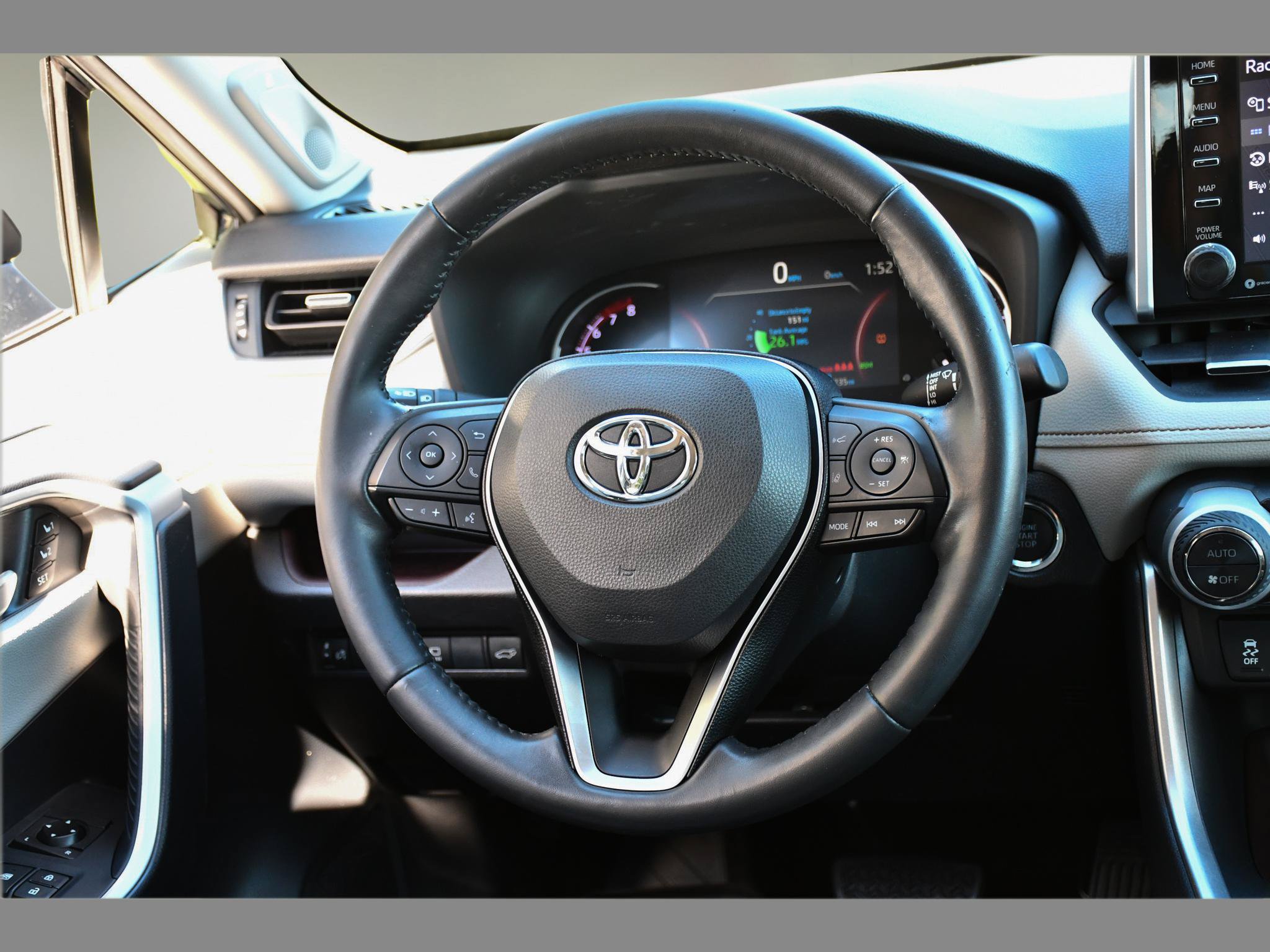 Used 2019 Toyota RAV4 Limited w/ Advanced Technology Package FWD image 17