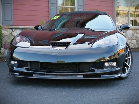 Used 2013 Chevrolet Corvette 427 w/ 1SB Preferred Equipment Group RWD image 2