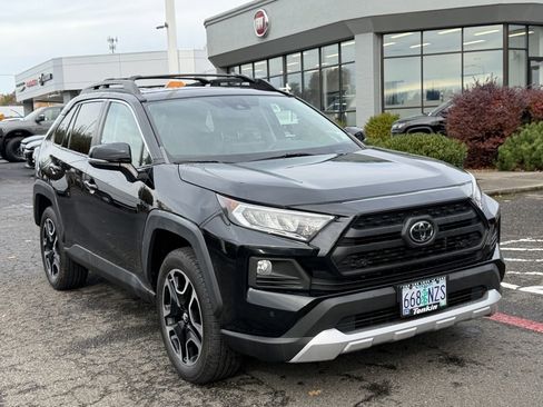 Used 2019 Toyota RAV4 Adventure image 2