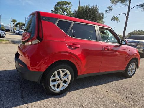 Used 2022 Kia Soul LX w/ Technology Package FWD image 7