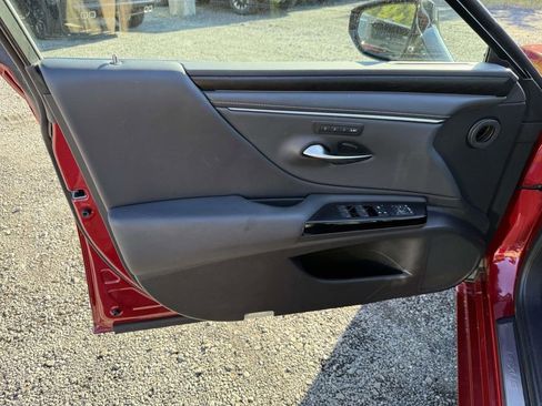 Used 2023 Lexus ES 350 Premium image 13