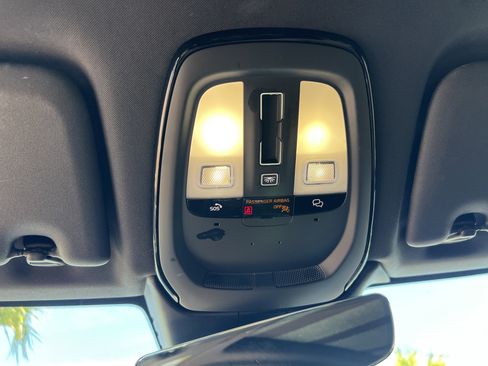 Used 2023 Volvo XC60 B5 Ultimate w/ Climate Package image 40