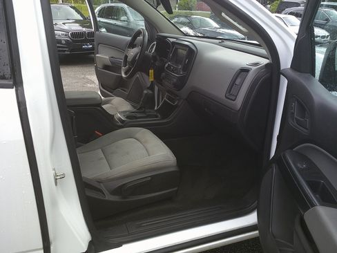 Used 2018 Chevrolet Colorado W/T RWD image 11