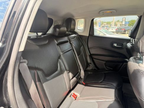 Used 2018 Jeep Compass Trailhawk w/ Leather Interior Group AWD/4WD image 28