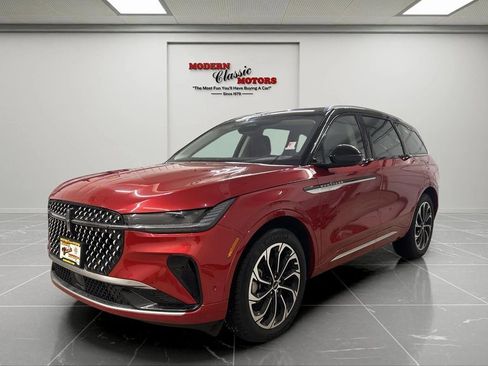 Used 2024 Lincoln Nautilus Reserve image 3