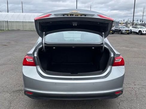 Used 2024 Chevrolet Malibu LT image 9