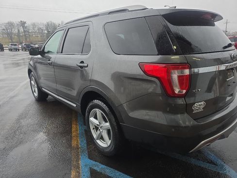Used 2016 Ford Explorer XLT image 5