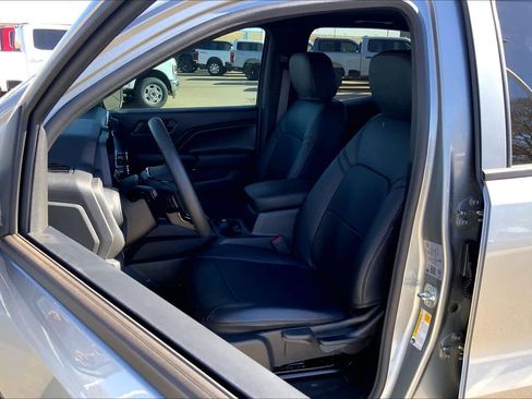 Used 2025 Chevrolet Colorado Trail Boss image 7