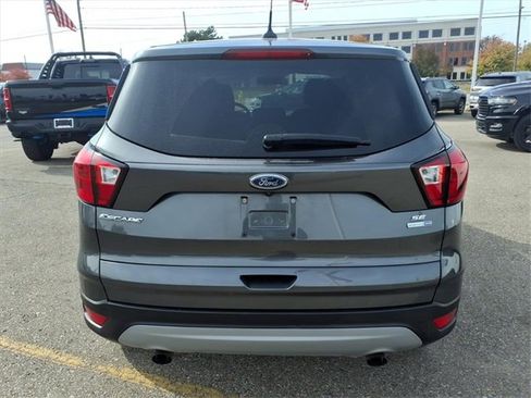 Used 2019 Ford Escape SE image 6