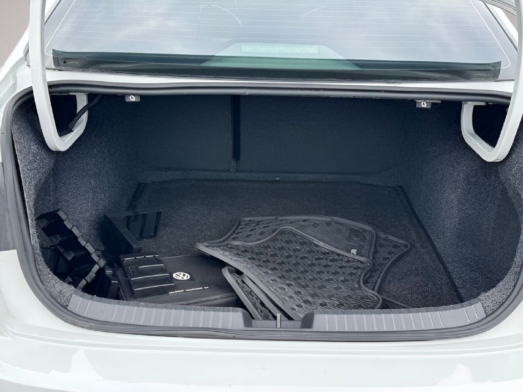 Used 2019 Volkswagen Jetta R-Line FWD image 35
