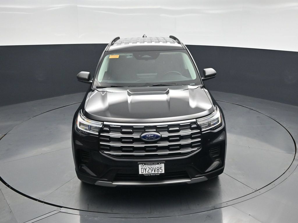 Used 2025 Ford Explorer Active AWD/4WD image 37