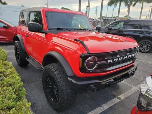 Used 2022 Ford Bronco 2-Door AWD/4WD image 2