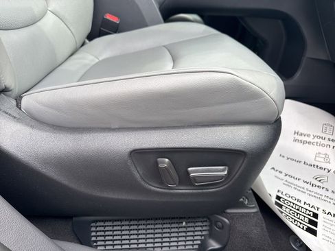 Used 2023 Toyota Sienna XLE image 26