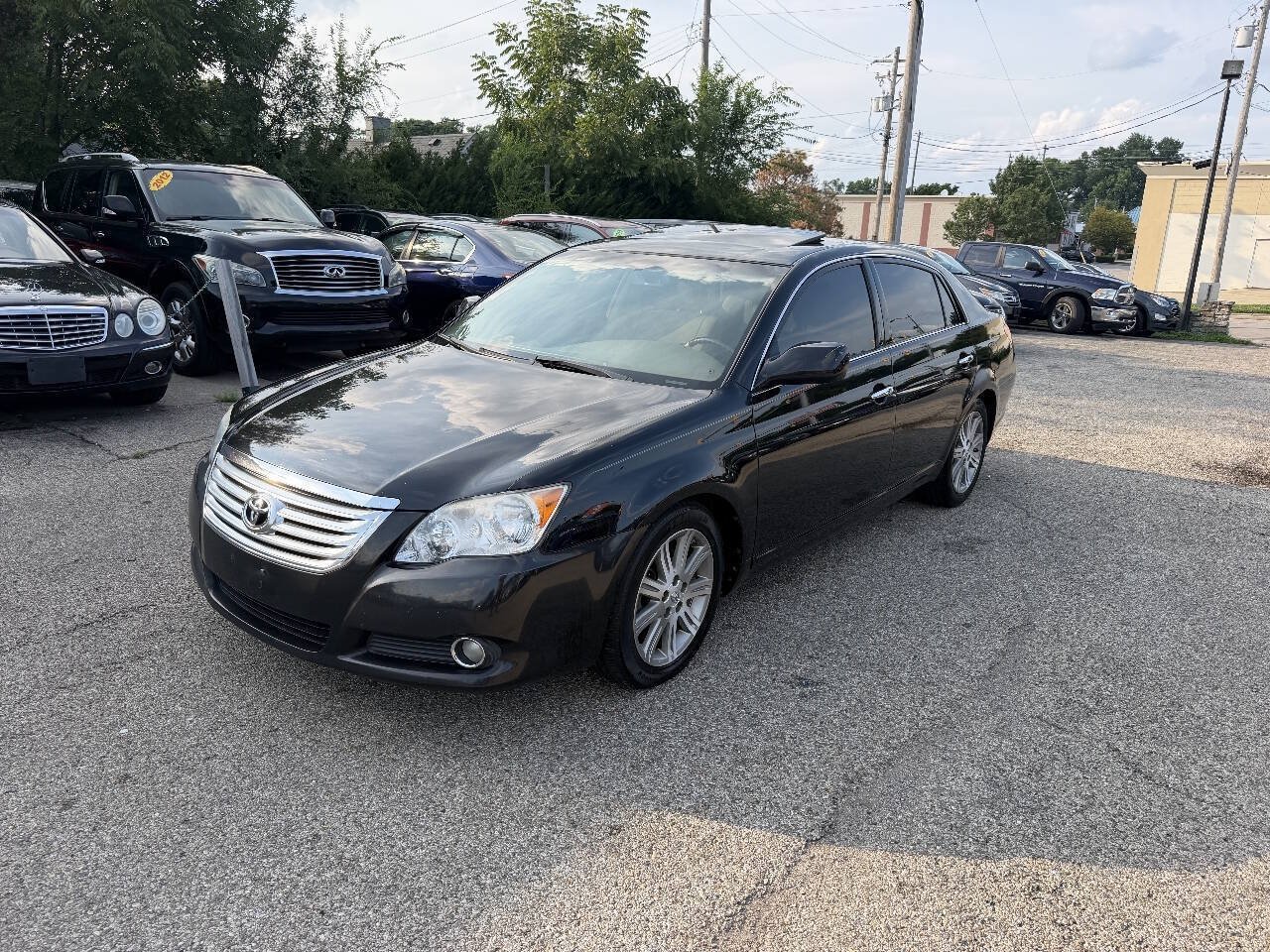 Used 2009 Toyota Avalon Limited FWD image 1