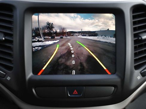 Used 2016 Jeep Cherokee Limited image 20