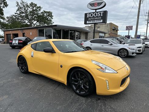 Used 2017 Nissan 370Z Touring image 1