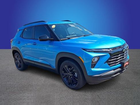 Used 2026 Chevrolet TrailBlazer LT w/ Midnight Edition FWD image 3