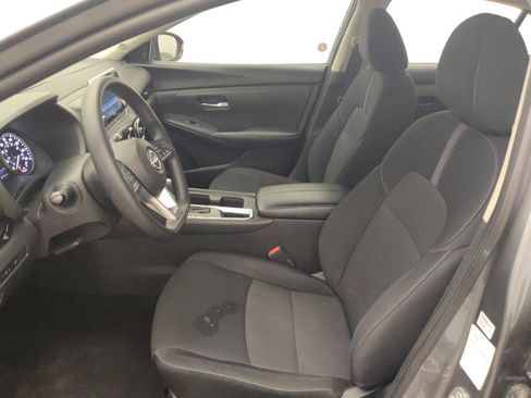 Used 2024 Nissan Sentra SV FWD image 17