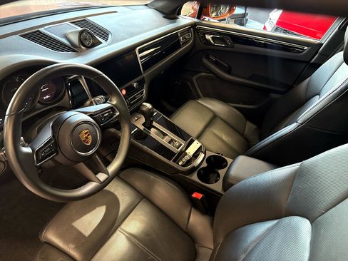 Used 2022 Porsche Macan Base image 14