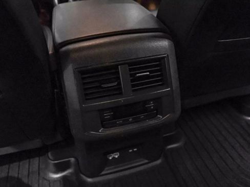 Used 2020 Volkswagen Atlas SE w/ Towing Package image 31