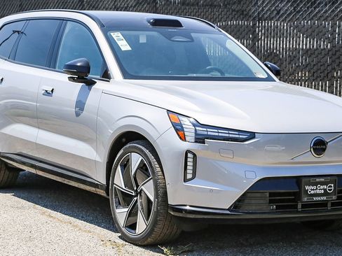 New 2025 Volvo EX90 Ultra image 3