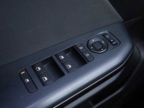 Used 2025 Kia K4 FWD image 17