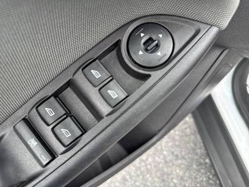 Used 2014 Ford Focus SE FWD image 12