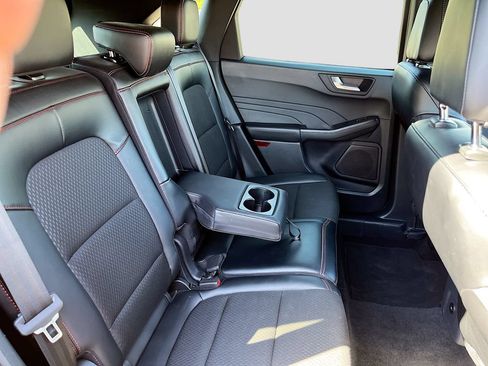 Used 2025 Ford Escape ST-Line AWD/4WD image 25