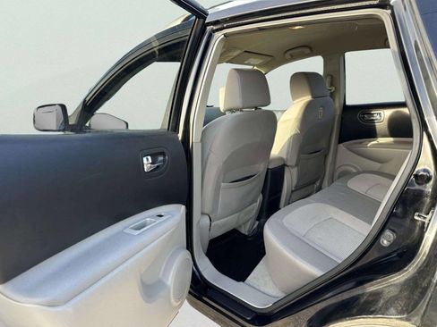 Used 2013 Nissan Rogue SV image 16