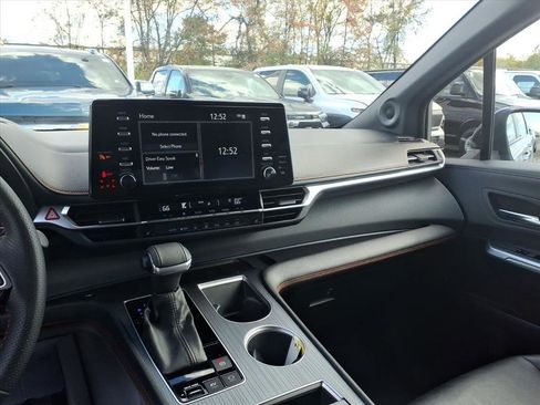 Used 2023 Toyota Sienna XSE image 21