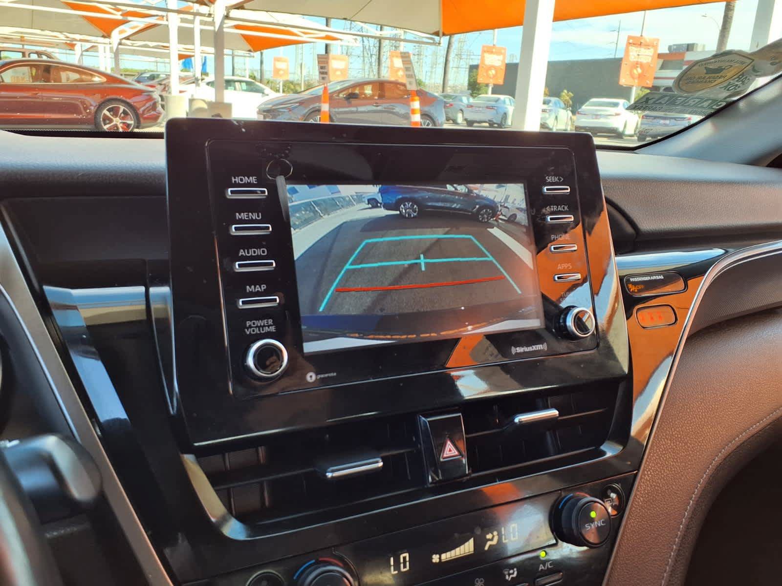 Used 2022 Toyota Camry SE w/ Carpet Mat Package (TMS) FWD image 22