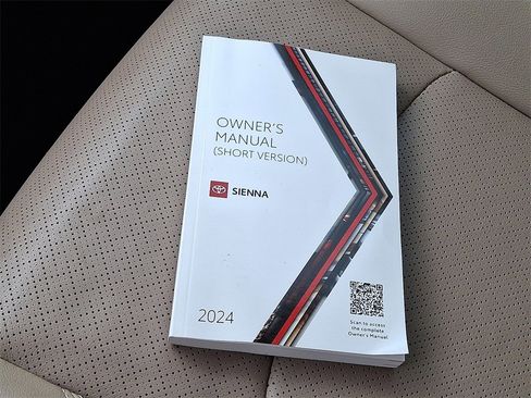 Certified 2024 Toyota Sienna Limited image 26