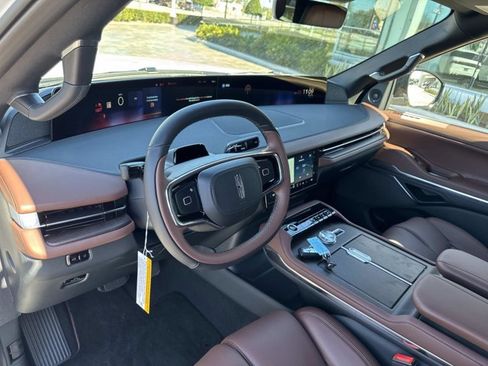 New 2026 Lincoln Navigator L Reserve AWD/4WD image 14
