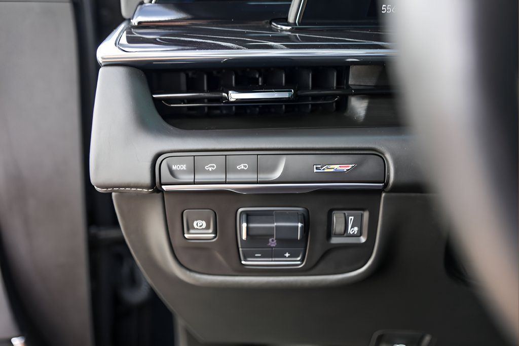Used 2024 Cadillac Escalade V AWD/4WD image 15