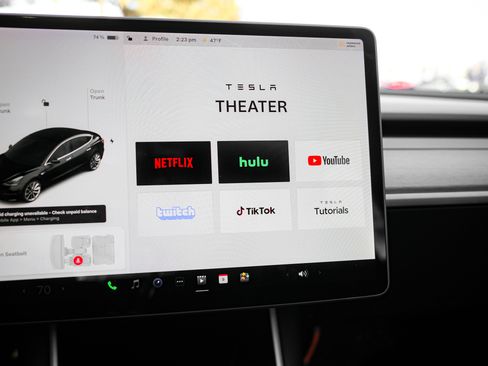 Used 2018 Tesla Model 3 Long Range image 24