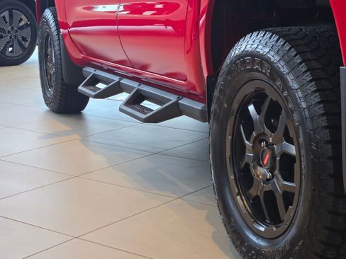 New 2025 Nissan Frontier SV w/ SV Convenience Package image 13