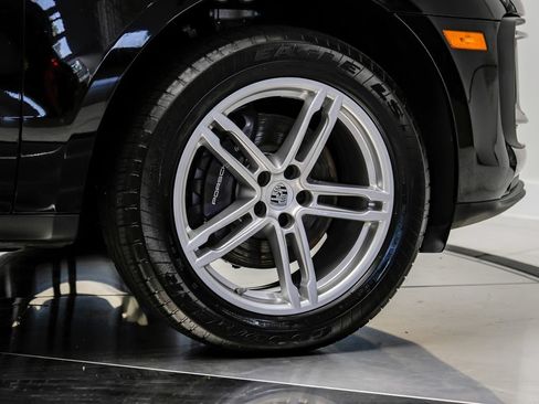 Used 2024 Porsche Macan AWD/4WD image 69