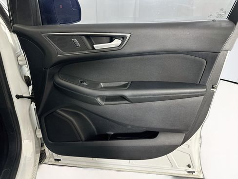 Used 2017 Ford Edge SE FWD image 29