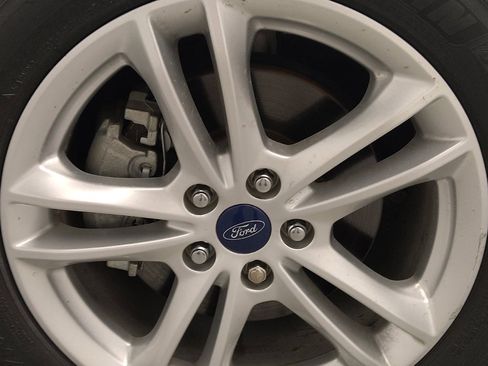 Used 2020 Ford Fusion SE FWD image 31