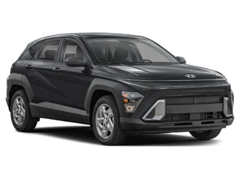Certified 2025 Hyundai Kona SE image 9