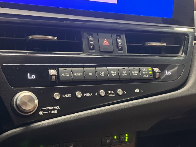 Certified 2024 Lexus ES 300h w/ Premium Package FWD image 20