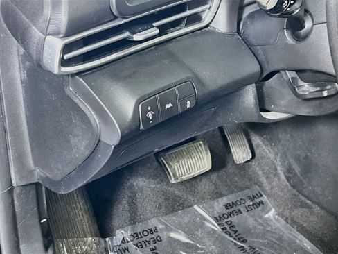 Used 2023 Hyundai Elantra SEL FWD image 10