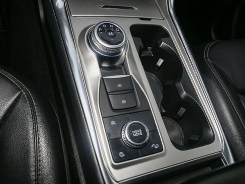 Used 2020 Ford Explorer XLT w/ Equipment Group 202A AWD/4WD image 28