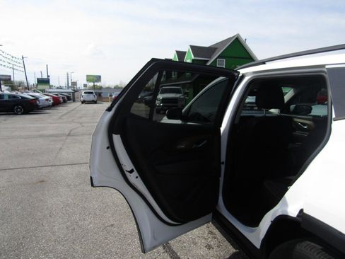 Used 2019 GMC Terrain SLE w/ Driver Convenience Package FWD image 18