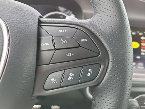 Used 2023 Dodge Charger R/T w/ Technology Group image 18