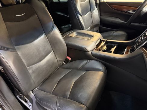 Used 2020 Cadillac Escalade ESV Premium Luxury AWD/4WD image 53