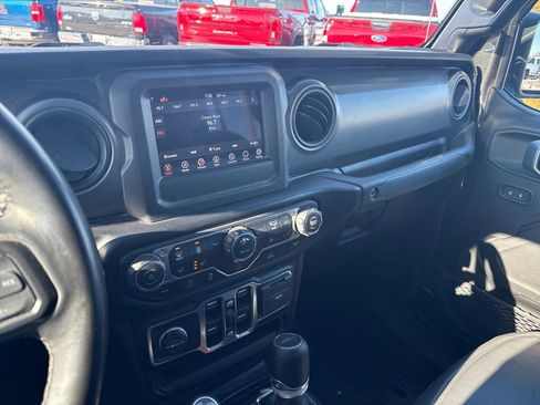 Used 2022 Jeep Gladiator Sport image 22