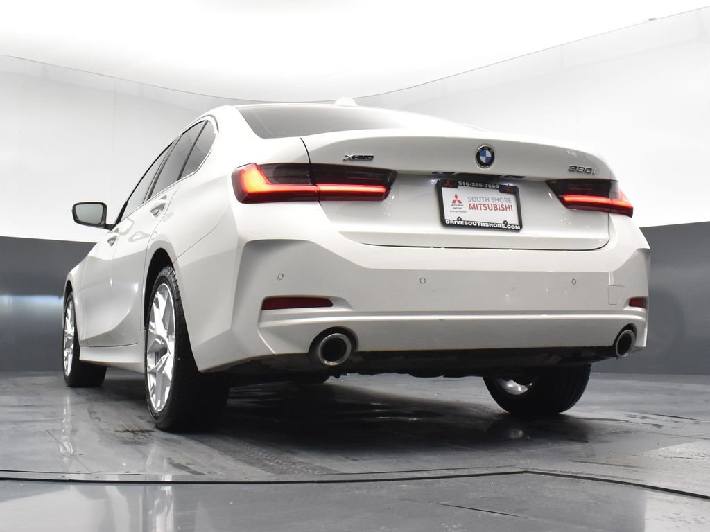 Used 2025 BMW 330i xDrive Sedan AWD/4WD image 24