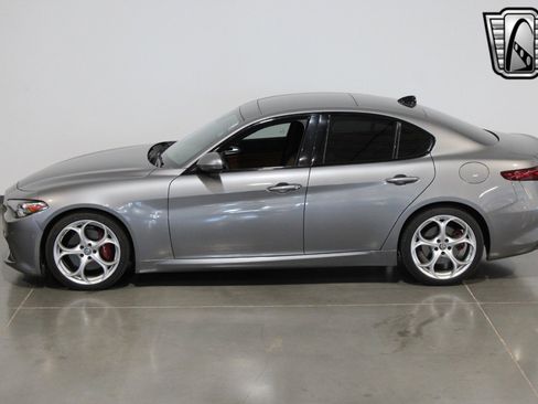 Used 2020 Alfa Romeo Giulia Ti Sport image 13