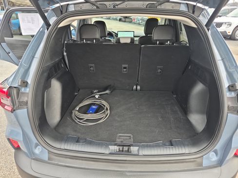 Certified 2025 Ford Escape SE w/ PHEV Premium Package image 17